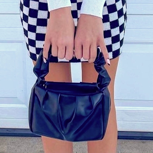 Scrunch Vegan Leather Baguette - Picture 1 of 2